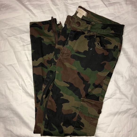Skinny cargo camouflage jeans - Picture 2 of 3